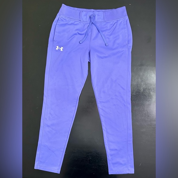 Under Armour Girls Youth Large lot, includes hoodie, purple pants and shorts - Picture 2 of 4